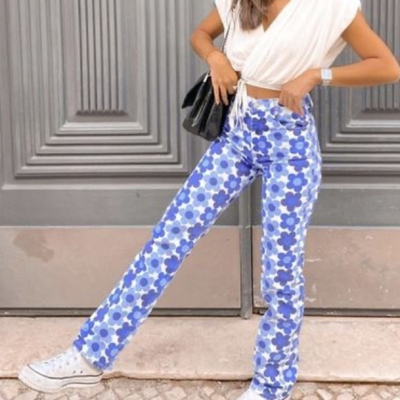 Zara Women’s Floral Blue White High Rise Straight Leg Button Fly Cotton Jeans 2 - Picture 1 of 13